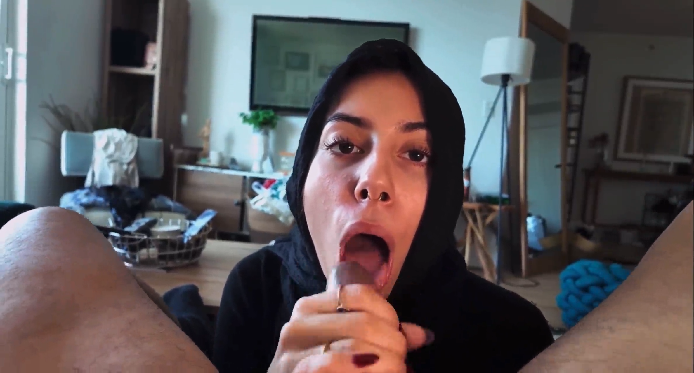 Hijabi pov handjob with mouth cumshot