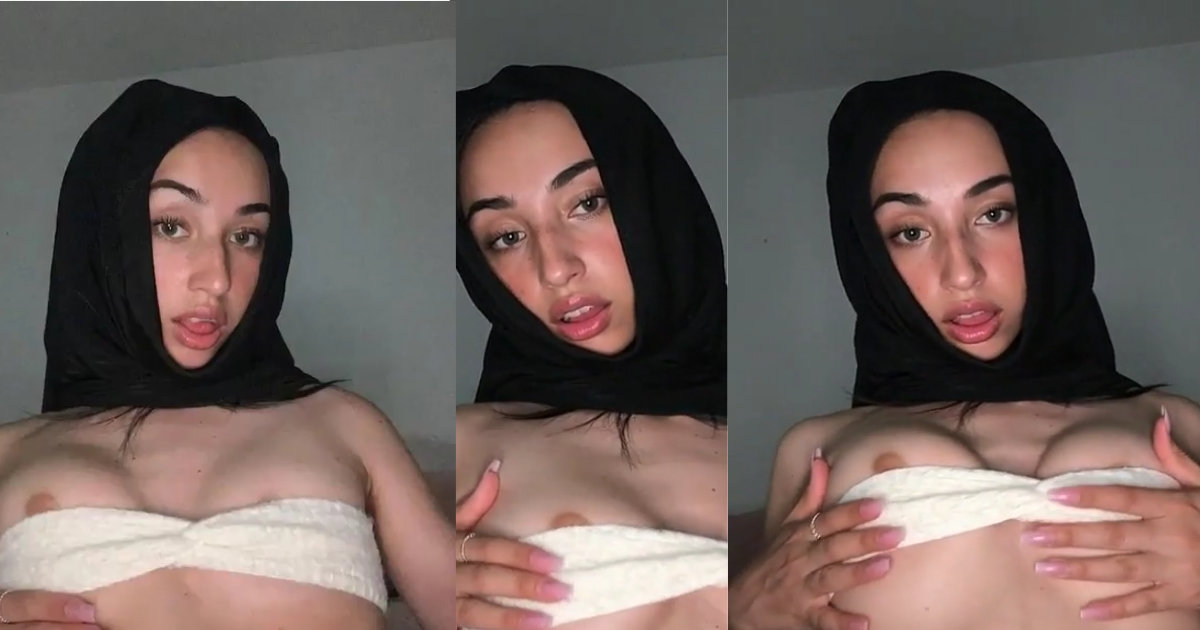 Seductive hijabi sensation flaunts her curves  Comments approved